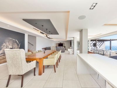 3 Bedroom Penthouse For Sale in Bantry Bay