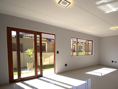 3 Bedroom townhouse - sectional for sale in Montana, Pretoria