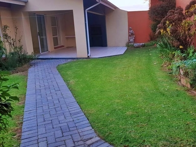 3 Bedroom townhouse - sectional to rent in Northwold, Randburg