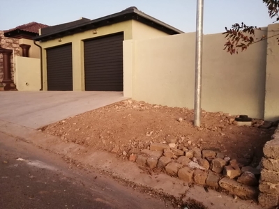 3 bedrooms, 1 bathroom house in duvha park