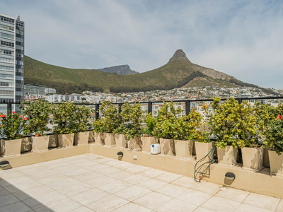 4 Bedroom Penthouse In The Heart Of Sea Point
