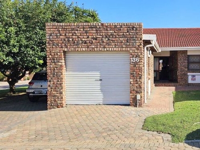 Low maintenance town house in Hartenbos
