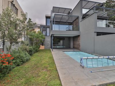 Spacious unfurnished 4 bedroom unit in Camps Bay