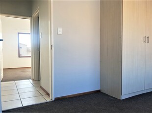 2 bedroom apartment to rent in Honeydew (Roodepoort)