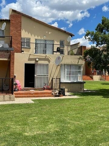 Apartment For Sale In Ruimsig, Roodepoort