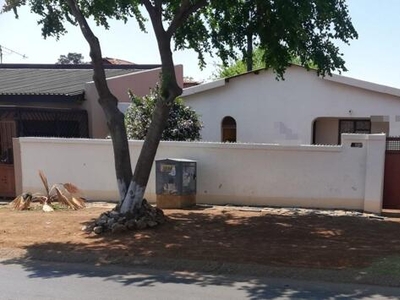 House For Sale In Pimville Zone 2, Soweto