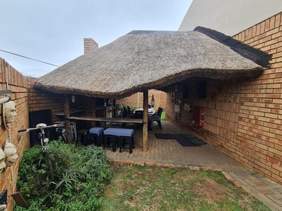 Townhouse For Sale In Wilgehof, Bloemfontein