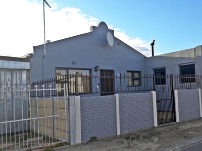 2 Bedroom house sold in Clarkes Estate, Cape Town