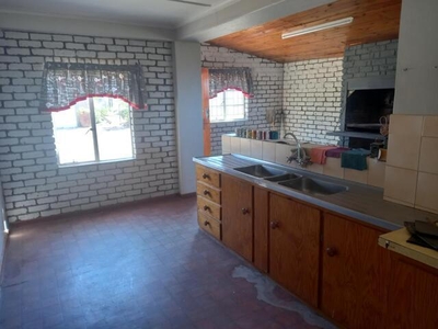 4 bedroom, Ladismith Western Cape N/A