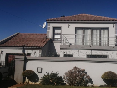 5 Bedroom house to rent in Kagiso, Krugersdorp