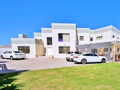 6 Bedroom House For Sale in Myburgh Park
