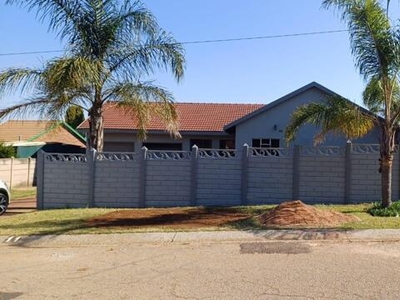 7 bedroom, Witbank Mpumalanga N/A