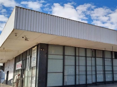 800 m² Commercial space in Krugersdorp Central