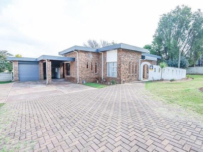 House For Sale In Amiel Park, Newcastle