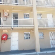 1 Bedroom Apartment For Sale in Parow East