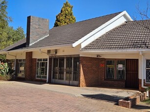 150m² Office To Let in Flamwood