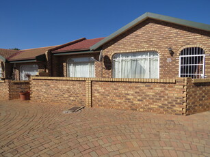 2 Bed townhouse in popular complex – Randpoort