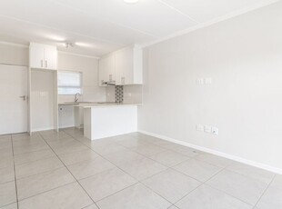 2 Bedroom Apartment For Sale in Flamingo Vlei