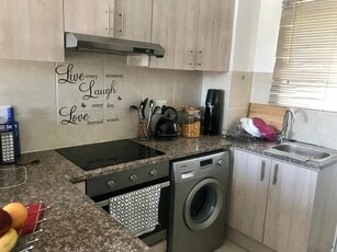 2 Bedroom Apartment For Sale in Muizenberg