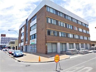 2 Bedroom Apartment For Sale in Parow Central