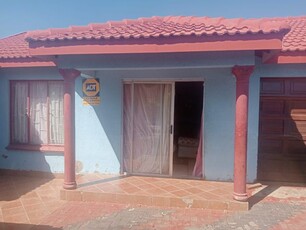 2 Bedroom House For Sale in Tlhabane West