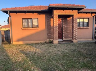 2 Bedroom House For Sale in Waterval East