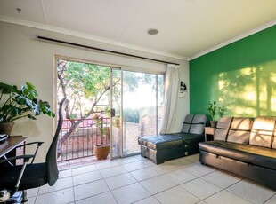 2 Bedroom Simplex To Let in Wilgeheuwel