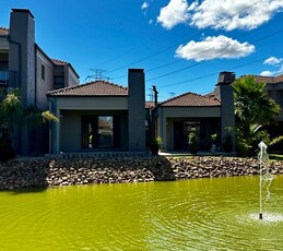 2 Bedroom Townhouse For Sale in Brackenfell South