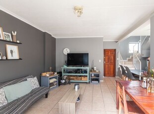 2 Bedroom Townhouse For Sale in Parklands