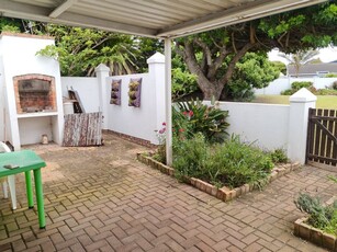 2 Bedroom Townhouse To Let in Aston Bay