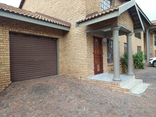 3 Bedroom Apartment For Sale in Bo-dorp