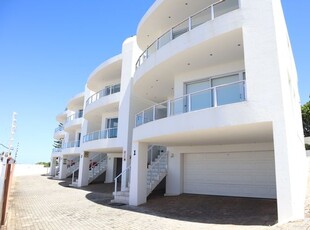 3 Bedroom Apartment For Sale in Jeffreys Bay Central