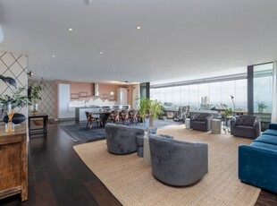 3 Bedroom Apartment For Sale in Sea Point