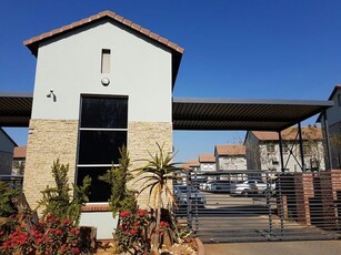 3 Bedroom Apartment For Sale in Waterval East