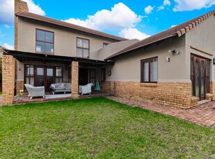 3 Bedroom Cluster For Sale in Ruimsig