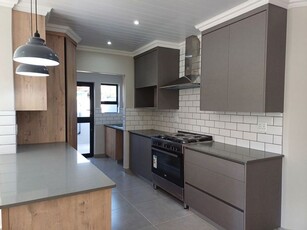 3 Bedroom Duet For Sale in Fraaiuitsig