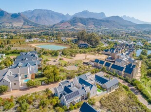 3 Bedroom Duplex For Sale in Franschhoek