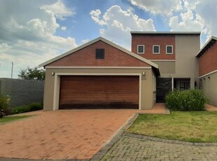 4 Bedroom House For Sale in Parklands