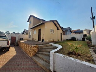 3 Bedroom Freestanding For Sale in Witpoortjie