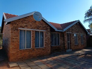 3 Bedroom House For Sale in Bo-dorp