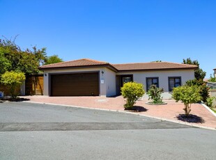 3 Bedroom House For Sale in Protea Heights