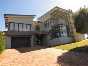 3 Bedroom House For Sale in Stilbaai Oos