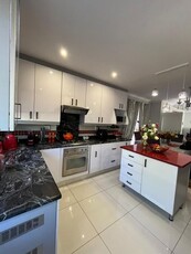 3 Bedroom House For Sale in Sunningdale