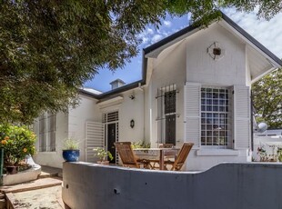 3 Bedroom House For Sale in Tamboerskloof