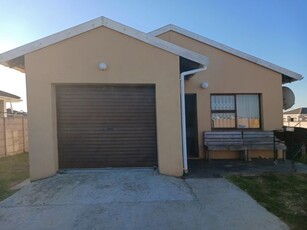 3 Bedroom House To Let in Fairview