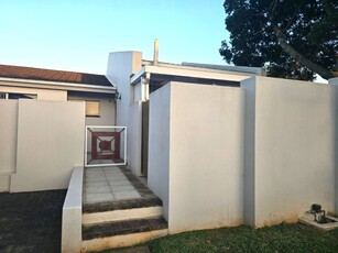 3 Bedroom Sectional Title To Let in La Lucia