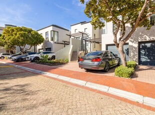 3 Bedroom Townhouse For Sale in Century City