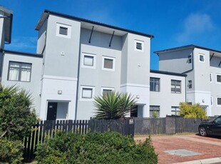 3 Bedroom Townhouse For Sale in Muizenberg