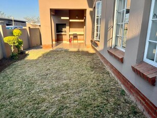 3 Bedroom Townhouse For Sale in Waterval East