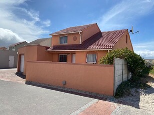 4 Bedroom Freehold For Sale in Muizenberg